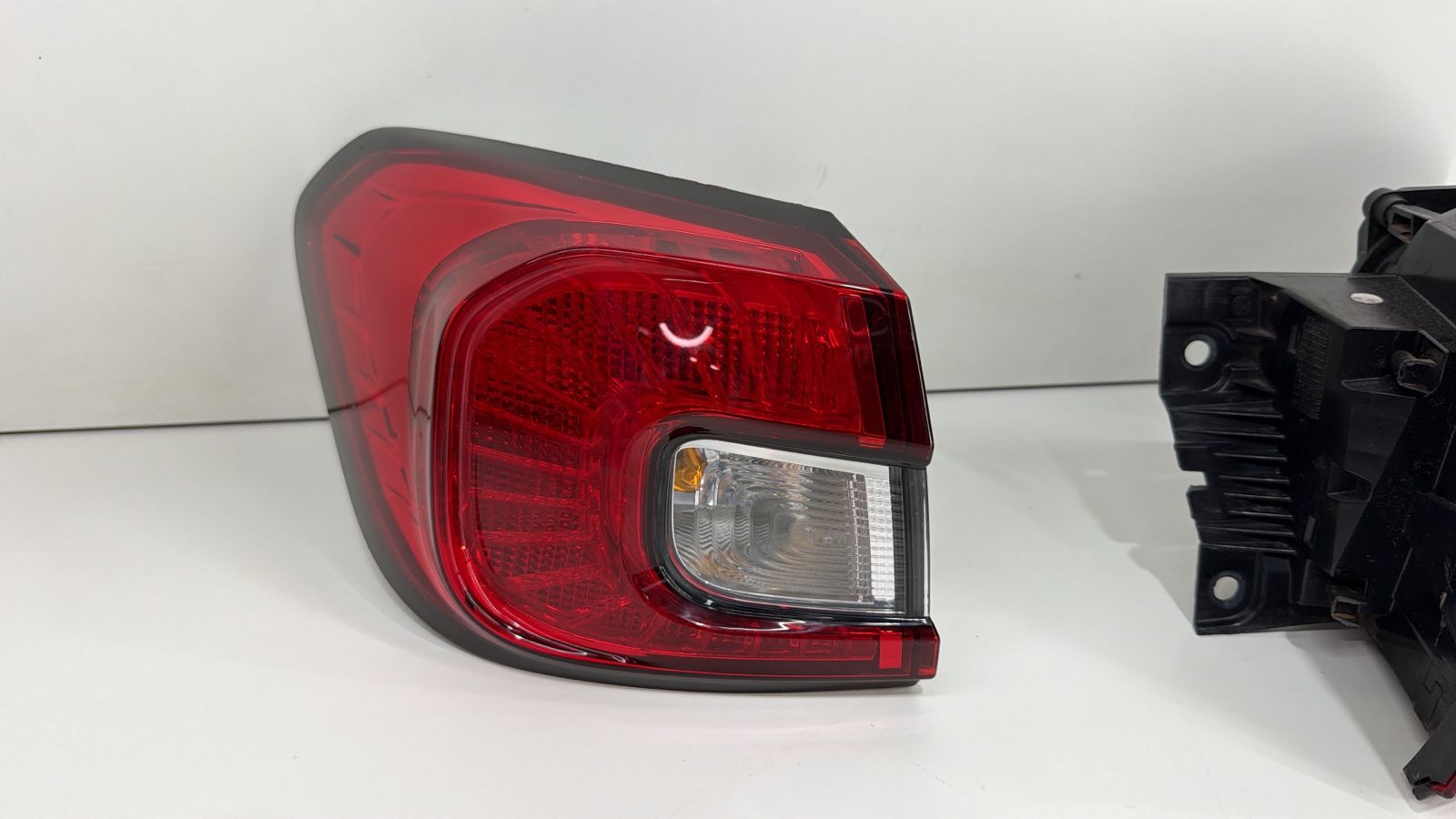 Par Lanterna Traseira Fiat Argo 2017 2018 2019 2020 A 2025 Usado original - foto 2 de 4