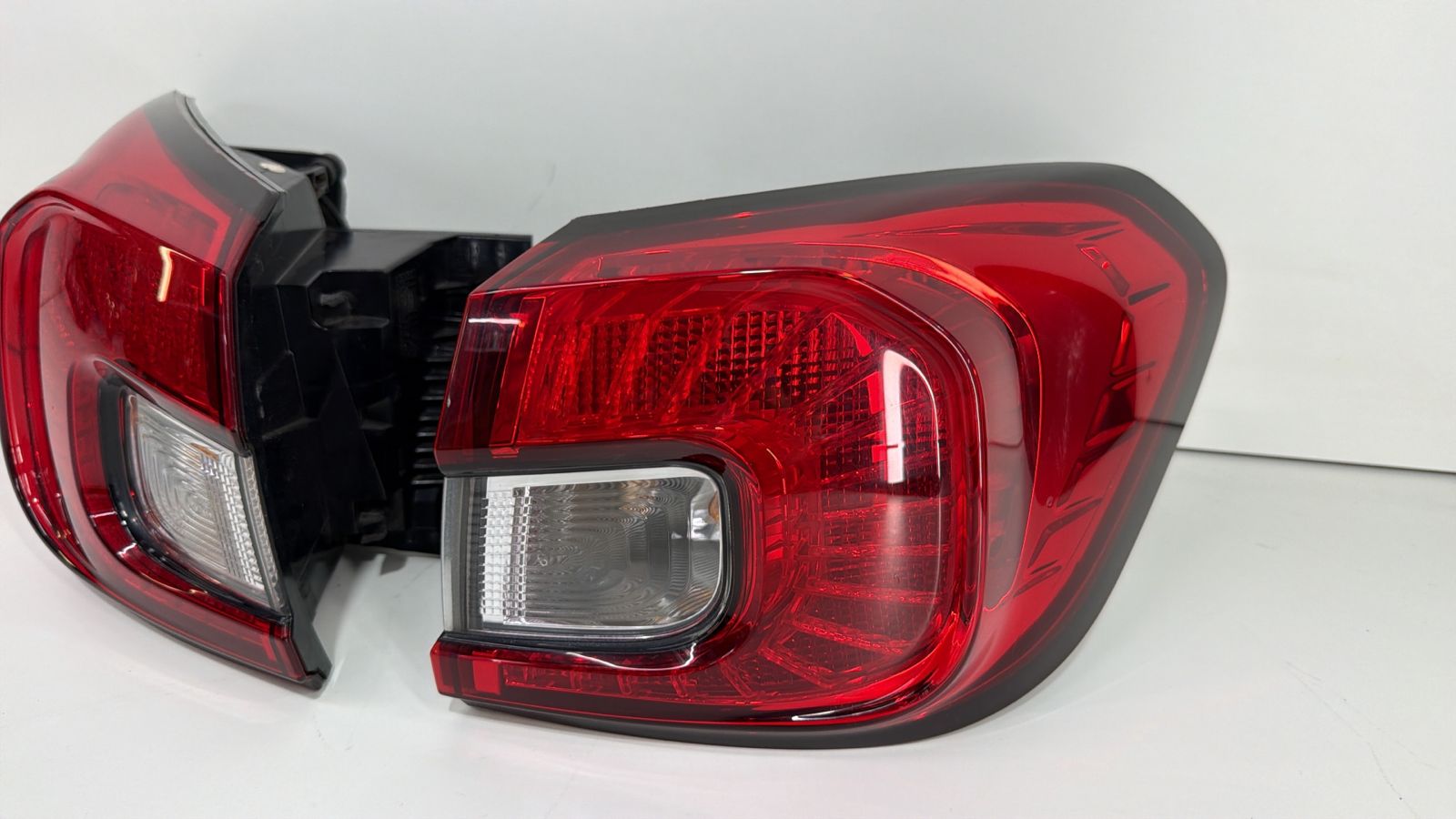 Par Lanterna Traseira Fiat Argo 2017 2018 2019 2020 A 2025 Usado original - foto 3 de 4