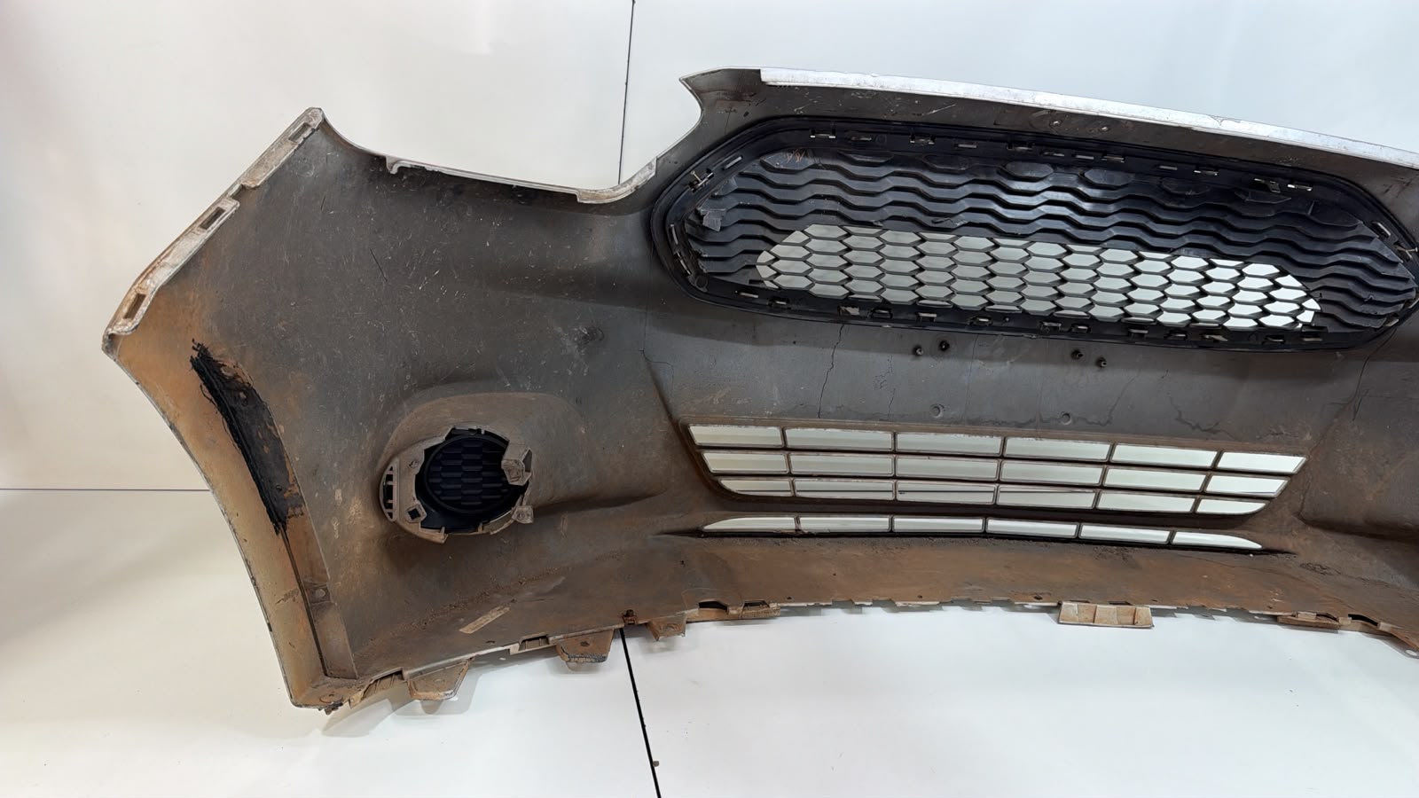 Parachoque Dianteiro Ford Ka 2014 a 2018 Prata usado original - foto 2 de 5